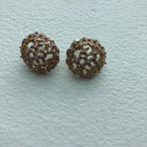 🦄 floral stud earrings